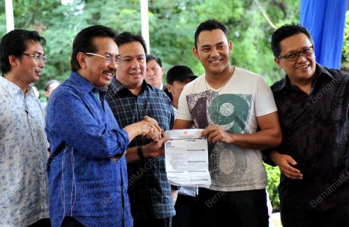 SB02_19012013_MASUK_UMNO