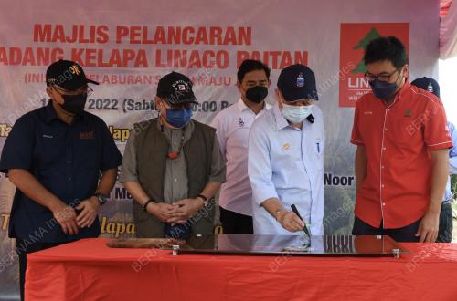 DATUK HAJIJI NOOR