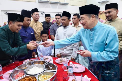 DATUK SERI HAJIJI NOOR