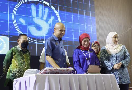 DATUK SERI NANCY SHUKRI
