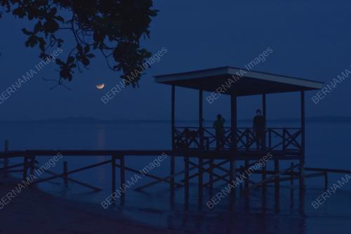 GERHANA BULAN SEPARA