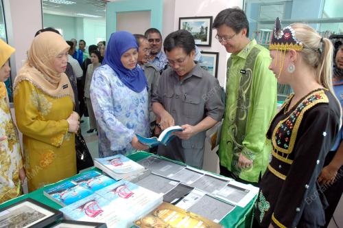 MOHD SHAFIE APDAL