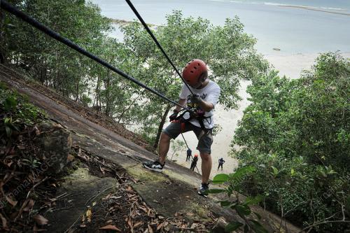 ABSEILING SEBAGAI SUKAN PELANCONGAN