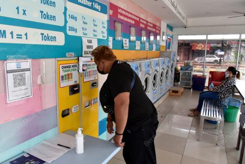 SELF SERVICES LAUNDRY