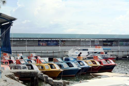 SB02_21092015_PASSANGER_BOAT