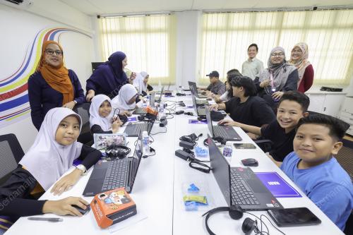USAHAWAN BANTUAN NADI