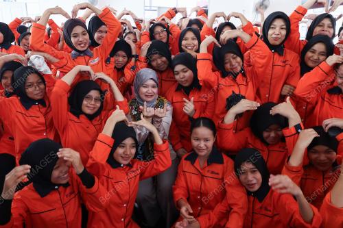FADHLINA SIDEK