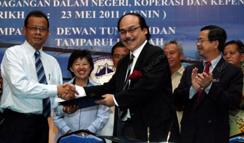 DATUK TAN LIAN HOE