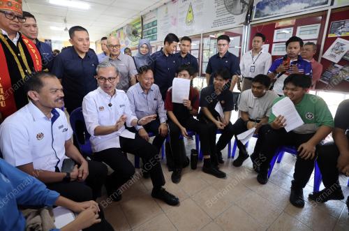 DATUK FAHMI FADZIL