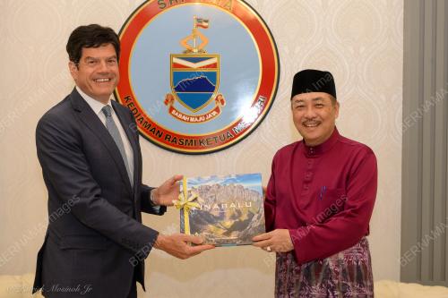 DATUK HAJIJI NOOR