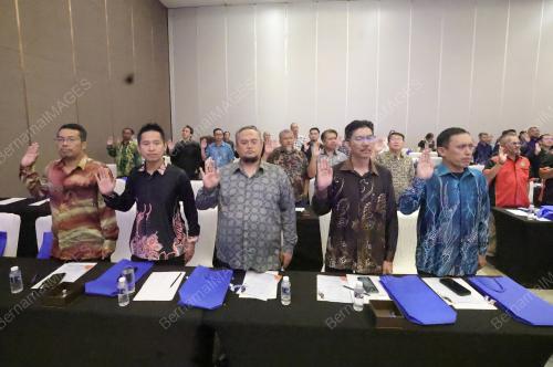 SIMPOSIUM PERGERAKAN KESATUAN SEKERJA BORNEO