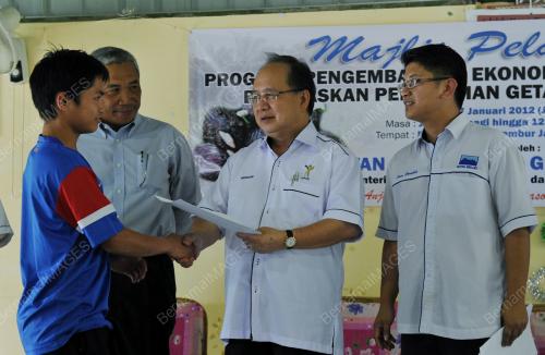 SB02_27012012_BANTUAN2