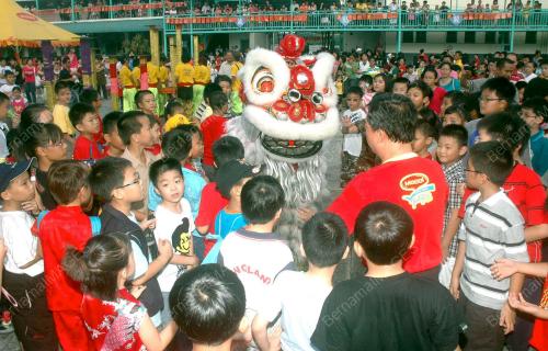 TARIAN SINGA