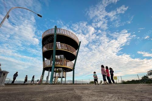 MENARA TINJAU SINURAMBI TAMBUANAN
