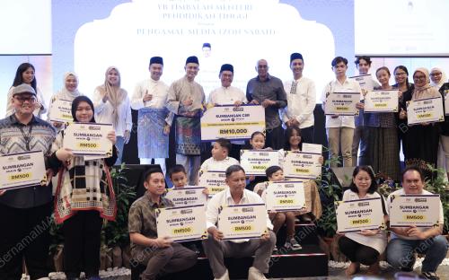DATUK MUSTAPHA SAKMUD BERSAMA MEDIA SABAH