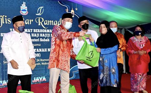 DATUK HAJIJI NOOR