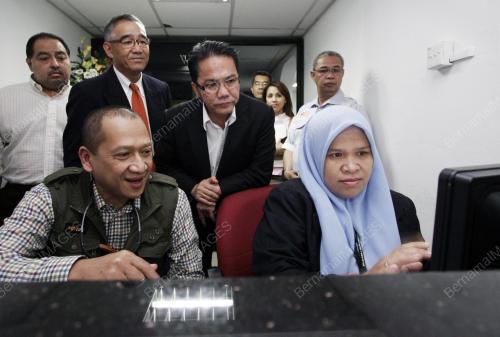 MOHAMED NAZRI ABDUL AZIZ