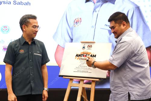 FAHMI FADZIL
