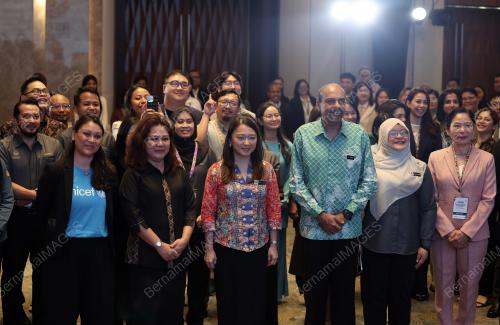 HANNAH YEOH