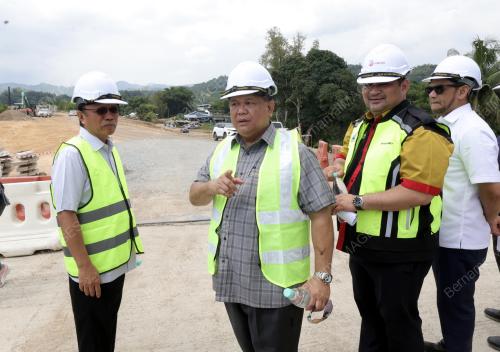 DATUK SERI ALEXENDER NANTA LINGI LAWAT