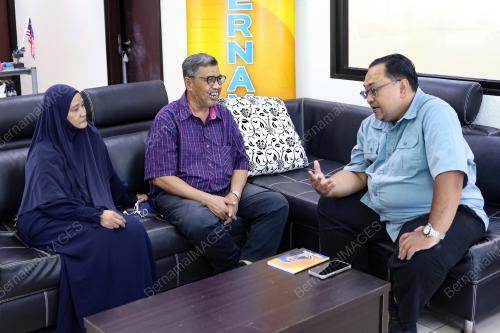 ABD NADDIN SHAIDDIN TERIMA SUMBANGAN TABUNG KASIH@HAWANA.