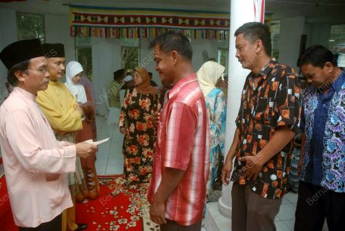MOHD SHAFIE APDAL