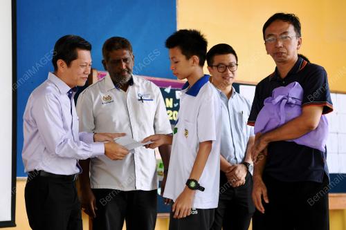 SB02_30012018_BANTUAN_SEKOLAH