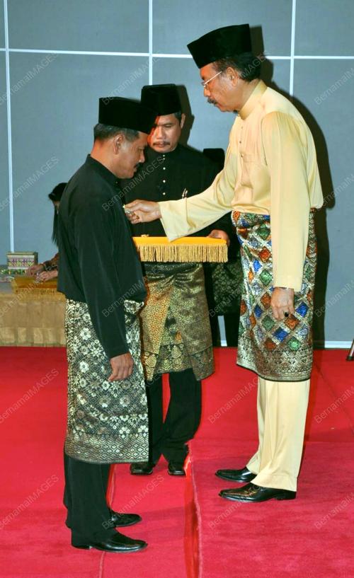 TUN JUHAR MAHIRUDDIN