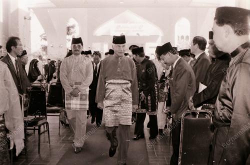 SULTAN AZLAN MUHIBBUDDIN SHAH