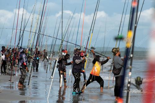 PERTANDINGAN MEMANCING PESISIR PANTAI