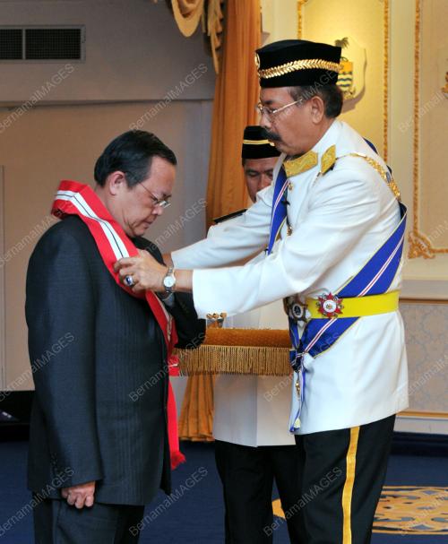 TUN JUHAR MAHIRUDDIN