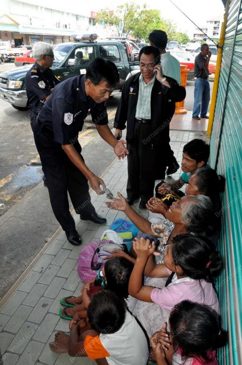 PENGEMIS JALANAN