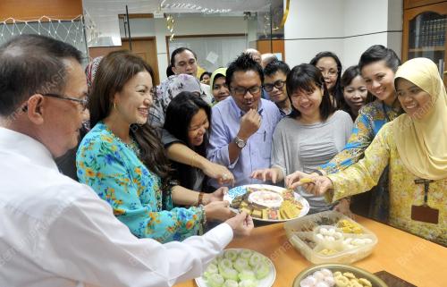 SB03_04092013_RAYA_JKM