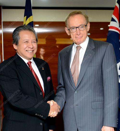 SB03_04112012_ANIFAH_BOB_CARR