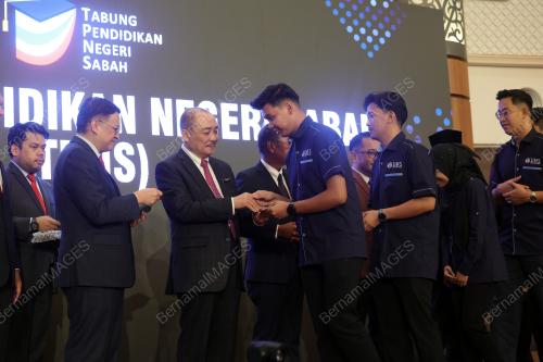 DATUK SERI HAJIJI NOOR