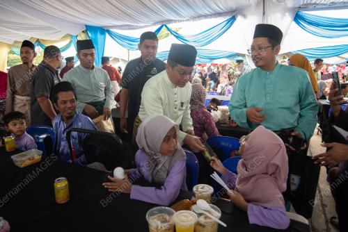 DATUK DR MOHD NA'IM MOKHTAR