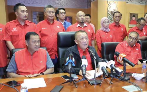 DATUK SERI BUNG MOKTAR RADIN