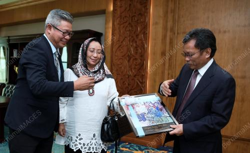 DATUK SERI MOHD SHAFIE APDAL