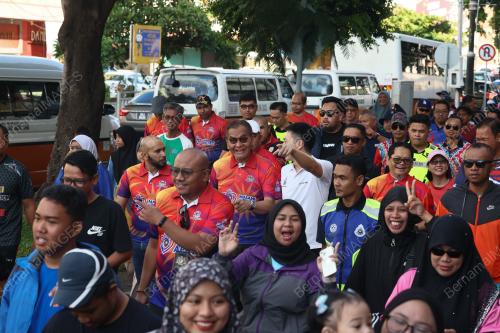 DATUK SERI DR. DZULKEFLY AHMAD