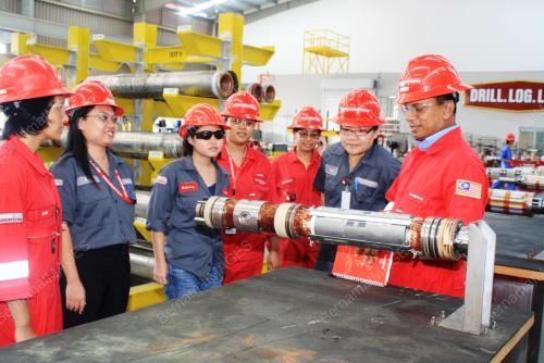 SB03_06092012_HALLIBURTON