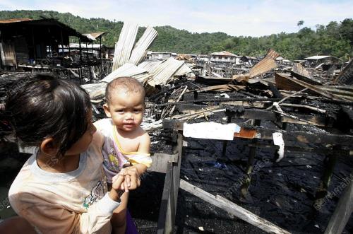 KEBAKARAN DI PULAU GAYA