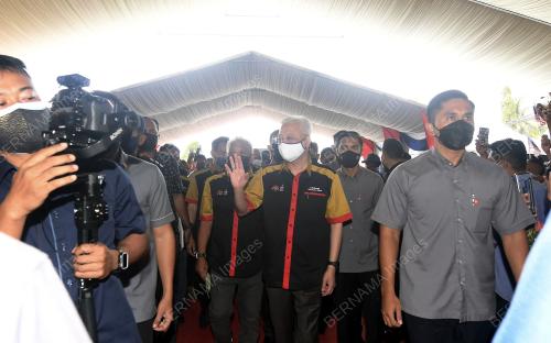 DATUK SERI ISMAIL SABRI YAAKOB