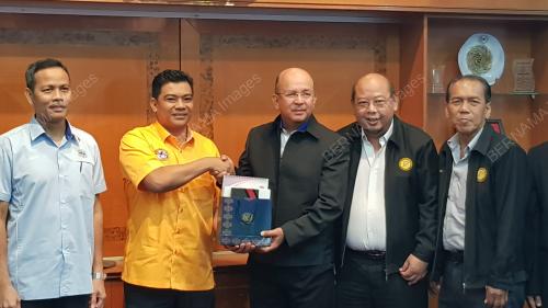 DATUK SERI AMIR HUSSIEN