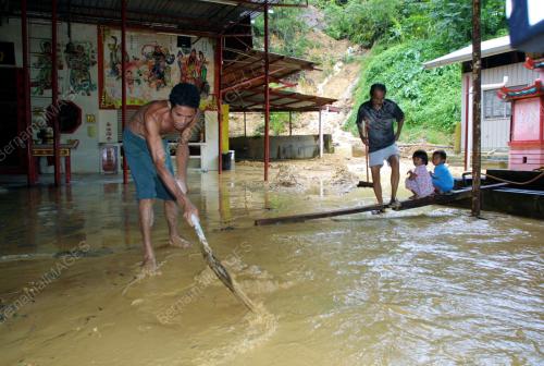 BANJIR TOKONG