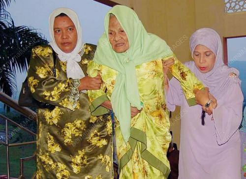 YB JAINAB AHMAD