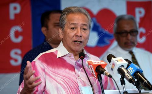 DATUK SERI ANIFAH AMAN