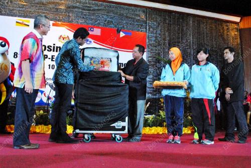 SB03_10122014_KHAIRY