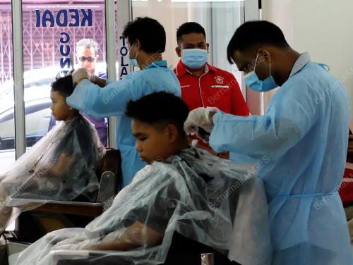 PROGRAM GUNTING RAMBUT PERCUMA