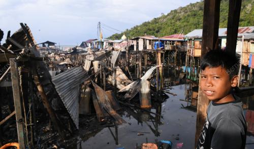 KEBAKARAN DI KAMPUNG LOK URAI PULAU GAYA