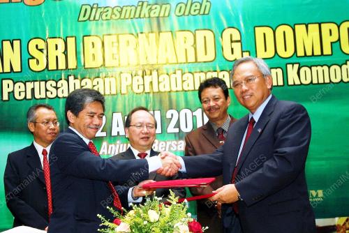 BERNARD DOMPOK
